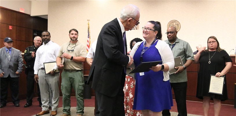 Commissioners recognize county employees